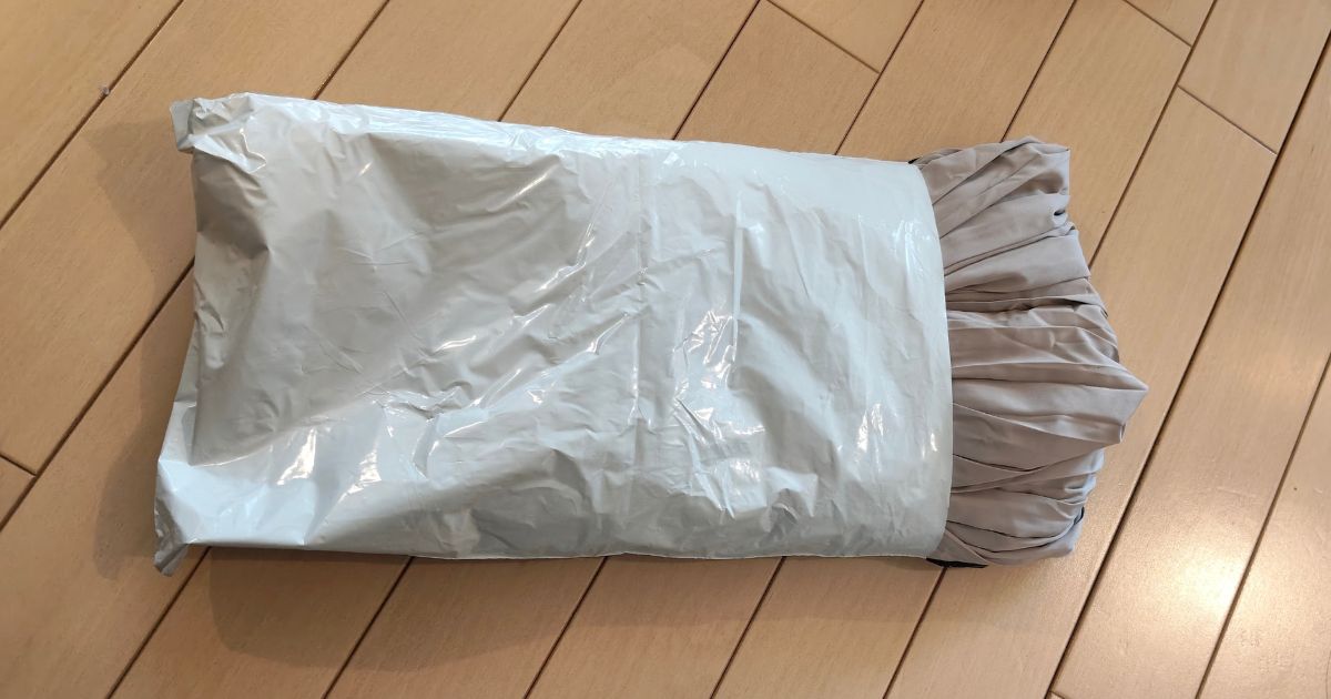 メルカリで売れた服の発送準備
